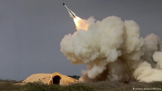Иран провел новые ракетные испытания в ответ на санкции США