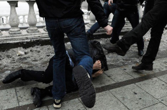 Շիրակի մարզում 7 երիտասարդ ոտքերով և քարերով հարվածել են 3 ոստիկանի. նրանք վնասվածքներով հոսպիտալացվել են