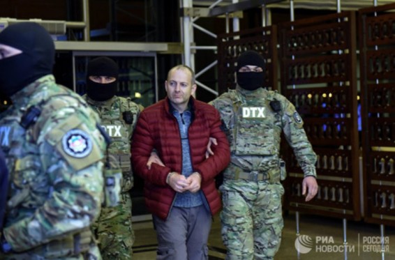 Բաքվում Ռուսաստանի դեսպանատունը հանդիպում է խնդրել բլոգեր Լապշինի հետ