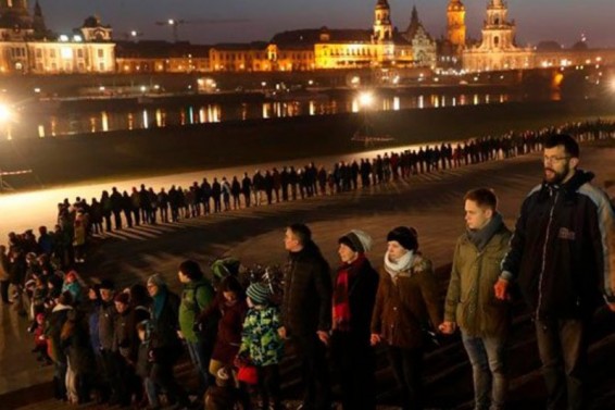 Դրեզդենի բնակիչները կենդանի շղթայով արգելափակել են ծայրահեղ աջ ակտիվիստների երթը