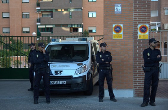 Հարյուրավոր մարդիկ ապօրինաբար մուտք են գործել Իսպանիայի տարածք