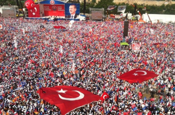 Այս դեգրադացումն ու պառակտվածությունը ծանր հարված են երկրի խաղաղությանը. Թուրքիան հանրաքվեին ընդառաջ` թուրք սյունակագրի աչքերով