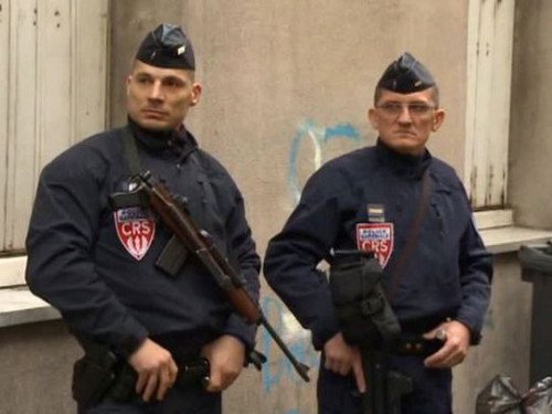 Ֆրանսիայում ահաբեկչություն ծրագրելու կասկածանքով երեք մարդ է կալանավորվել