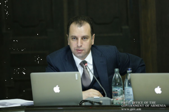 Զինվորից ծխախոտ չեն խլում. Վիգեն Սարգսյան