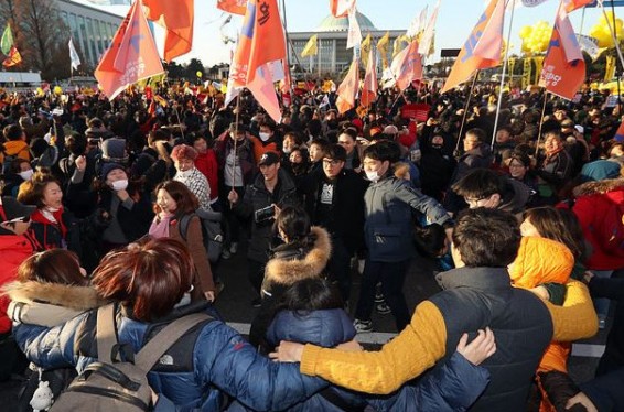 Սեուլում շուրջ 800 000 ցուցարարներ պահանջում են նախագահի հրաժարականը