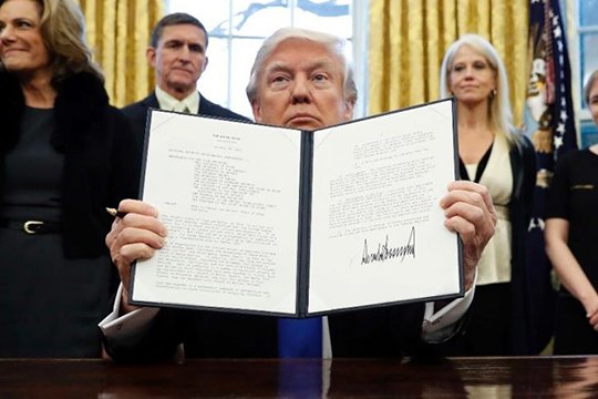 Թրամփի միգրացիոն հրամանագիրը ԱՄՆ-ին շաբաթական կարժենա 185 մլն դոլար. ԶԼՄ-ներ