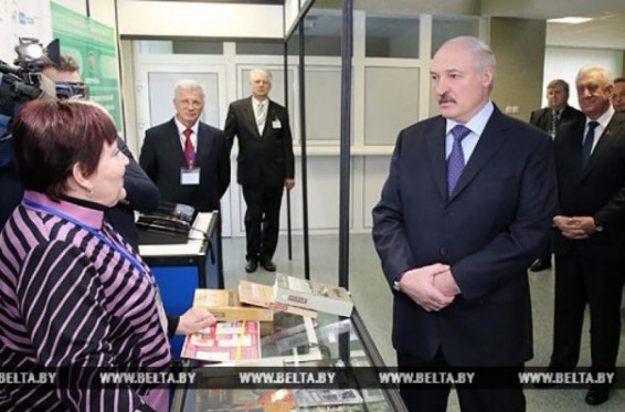 Լուկաշենկոն հավանություն է տվել Բելառուսի պատմության բացառիկության մասին պատմող դասագրքին
