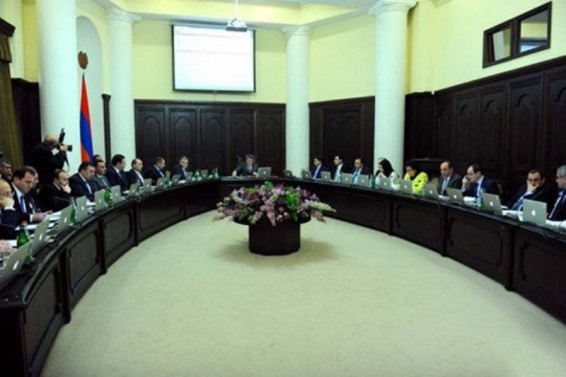 Աղվան Հովսեփյանը հակասահմանադրական է որակել Արփինե Հովհաննիսյանի ներկայացրած նախագիծը