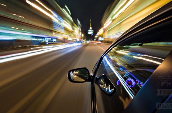 Մեծ Բրիտանիայում խստացնում են պատիժը մեքենայի ղեկին հեռախոսով խոսելու համար