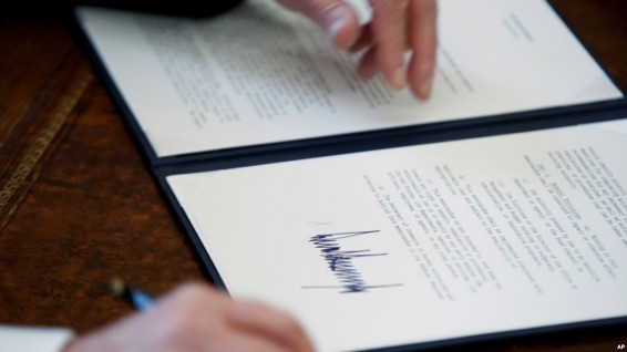 Трамп подписал новый иммиграционный указ