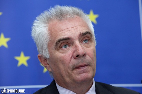 Глава делегации ЕС в Ереване призвал армянских женщин быть активней в политике и бизнесе