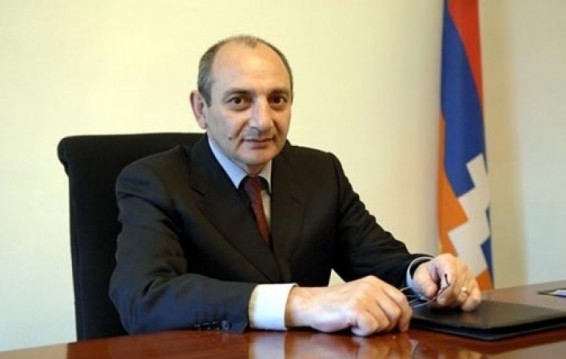 Ձեր հմայքով ու գեղեցկությամբ նոր իմաստ ու երանգ եք հաղորդում մեր կյանքին