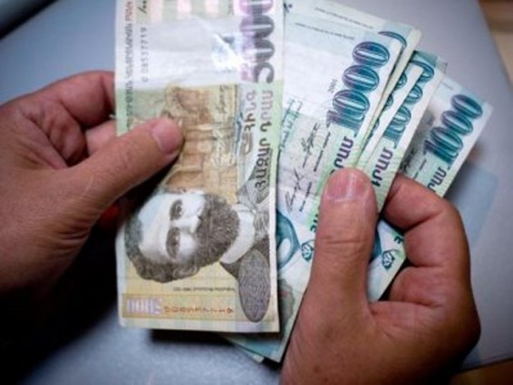 Զոհված ազատամարտիկի կինը 2 վայրից 20 տարի թոշակ է ստացել. նրան մեղադրանք է առաջադրվել