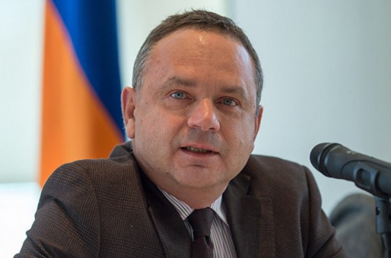 ՀՀ-ում Ֆրանսիայի դեսպանը հայկական ուտեստներից նախընտրում է սպասը