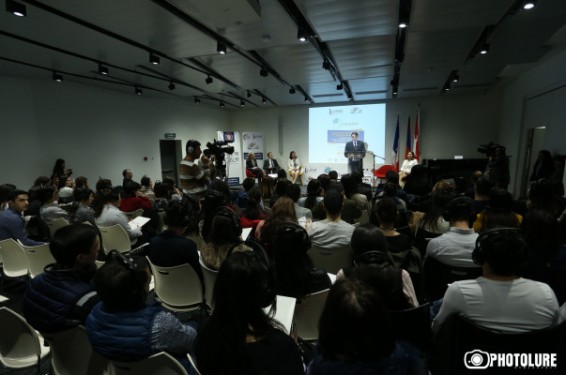 Ֆրանկոֆոնիայի շրջանակներում Երևանում մեկնարկել է տեղեկատվական տեխնոլոգիաներին նվիրված միջազգային համաժողով