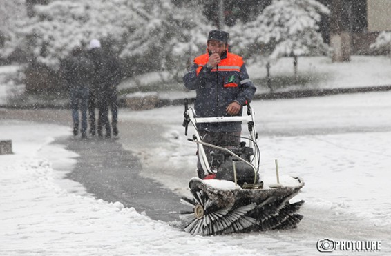 Հանրապետության մի շարք ավտոճանապարհներին ձյուն է տեղում