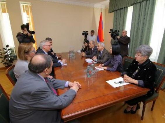 Ես տեսնում եմ երկիր, որի նպատակը պատմական սխալն ուղղելն է. Բելգիացի պատգամավորն Արցախի մասին