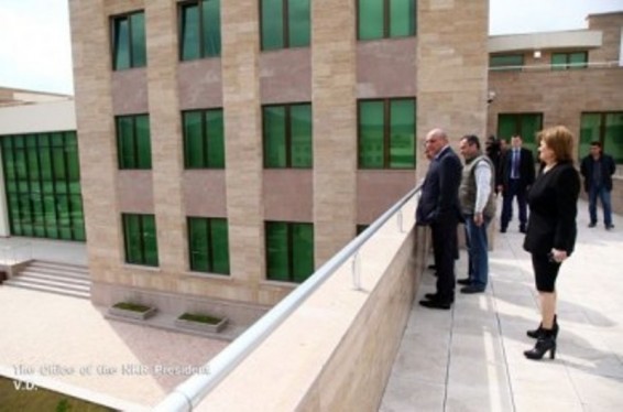 Բակո Սահակյանն այցելել է Ստեփանակերտի ուռուցքաբանական կենտրոնի նոր մասնաշենք