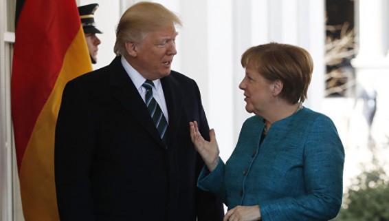 Трамп не выставлял Меркель счет за услуги НАТО, заявили в Берлине