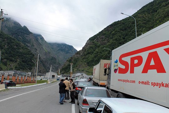 Ստեփանծմինդա-Լարս ավտոճանապարհը բաց է միակողմանի՝ Վրաստան-Ռուսաստան ուղղությամբ