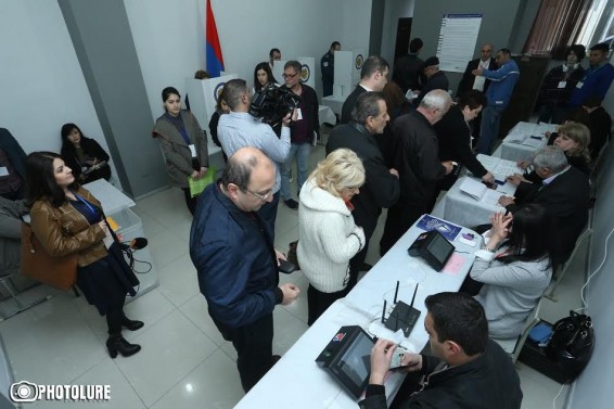 Կրկնակի քվեարկության դեպքեր՝տեխնիկական պատճառներով. ԿԸՀ անդամ