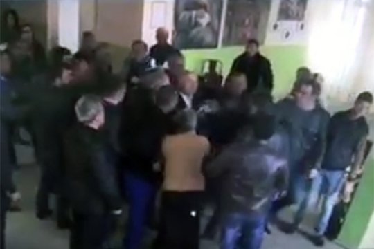 Video. Բաց քվեարկություն և ծեծկռտուք՝ 13/18 ընտրատեղամասում