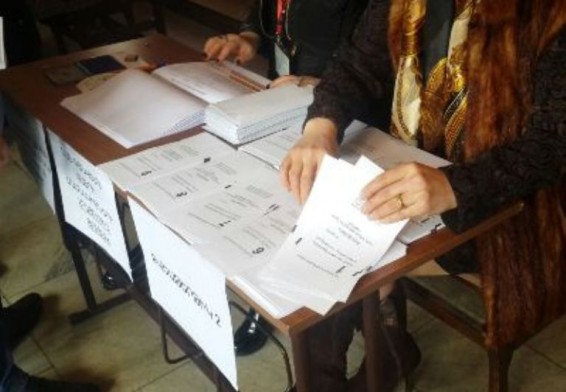 Քվեաթերթիկի գողություն, սպառնալիք, բաց քվեարկություն, «կարուսել», կարմիր գրիչներ. «Ելք»-ի արձանագրած խախտումները