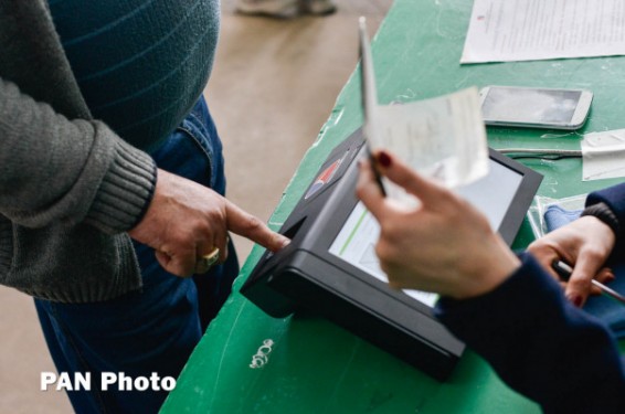 Եթե սարքն անձնագիրը չի կարդում, ուղղորդում ենք, որ ընտրական իրավունքի խախտում տեղի չունենա. թիվ 20 ընտրատարածքի հանձնաժողովի նախագահ