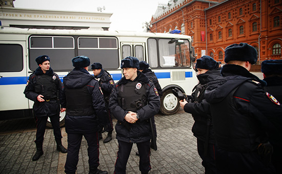 На Триумфальной площади задержали десятки участников «прогулки оппозиции»