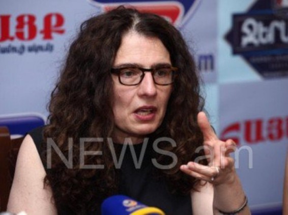 Բազմաթիվ աշակերտներ երգ ու երաժշտություն լսելու փոխարեն պայթող ռումբի ու կրակոցների ձայներ կլսեն. Արսինե Խանջյան