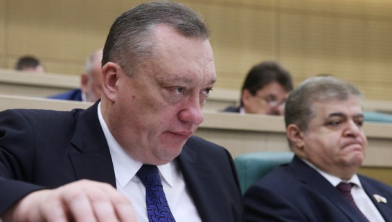 Сенатор Тюльпанов умер, поскользнувшись в питерской бане