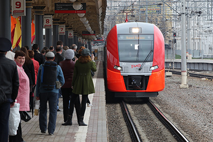 На путях Курского вокзала в Москве нашли подозрительный предмет