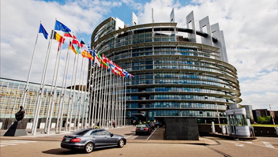 Европарламент одобрил отмену виз для граждан Украины