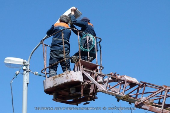 Ամենօրյա աշխատանքներ՝ Երևանի արտաքին լուսավորության ցանցում