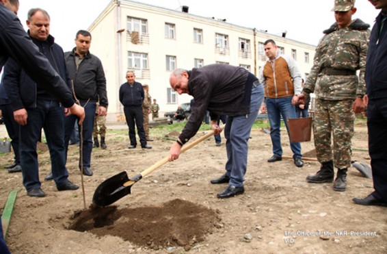 Բակո Սահակյանը մասնակցել է ծառատունկին