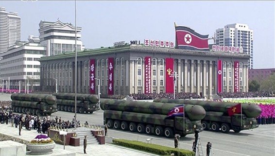 КНДР на военном параде показала несколько типов собственных ракет