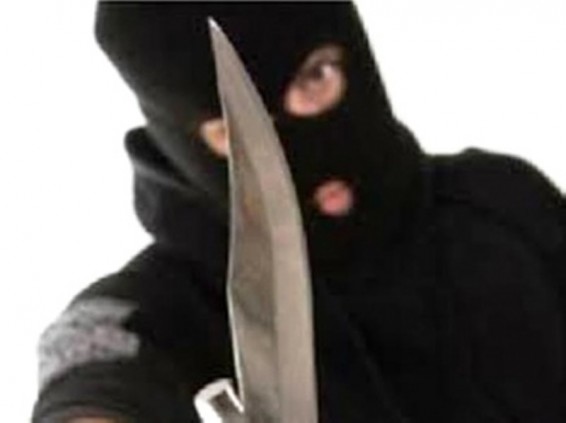 Արմավիրում դիմակավորված անձը վնասվածքներ է պատճառել մորն ու դստերը և մեծ գումար հափշտակել