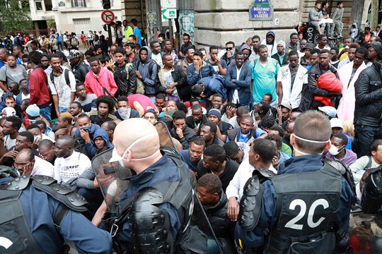 Փարիզի հյուսիսում բախումներ են տեղի ունեցել միգրանտների միջև