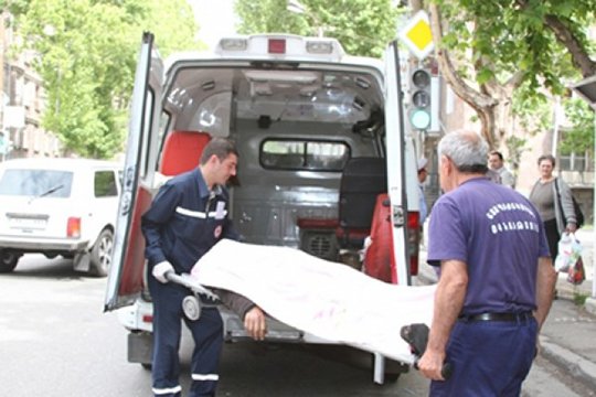 Կոմիտասի պողոտայում հայտնաբերվել է մարմնական վնասվածքներով տղամարդու դի