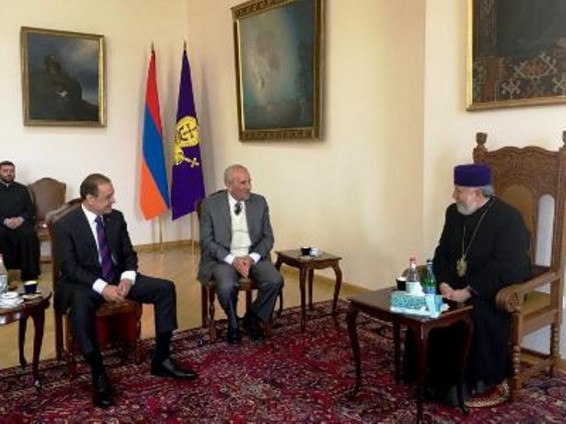 Եգիպտոսի դեսպանը Գարեգին Բ-ին է ներկայացրել իր երկրի առջեւ ծառացած մարտահրավերները
