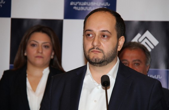 «Եթե ստեղծվի մի իրավիճակ, որ «Ելքի» և «Երկիր Ծիրանիի» համագործակցության արդյունքում ՀՀԿ-ն կորցնելու է Երևանը, ապա այդպիսի համագործակցություն կլինի»