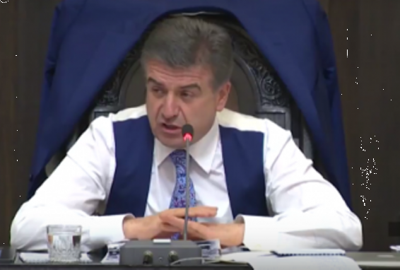 Video. Դարդ ու ցավը ես գիտեմ… այ մարդ, նստեք, խոսացեք, եկեք իմ մոտ. Կարեն Կարապետյան