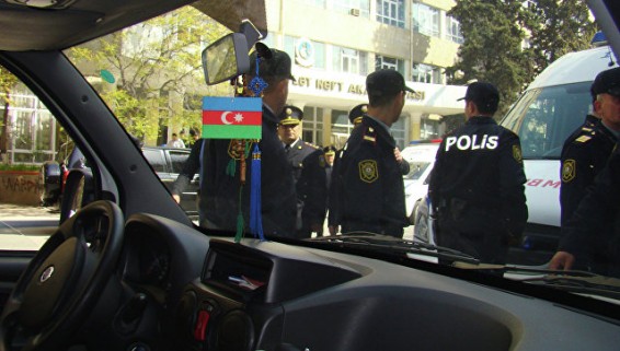 На западе Азербайджана перевернулся автобус
