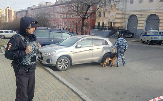 ФСБ сообщила о связях напавшего на приемную в Хабаровске с неонацистами