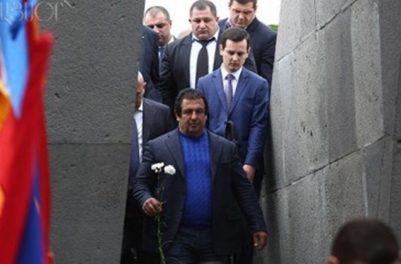 Video. Գագիկ Ծառուկյանը հարգանքի տուրք է մատուցել Ցեղասպանության զոհերի հիշատակին