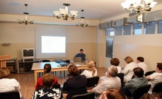 ՀՀ-ից ժամանած բժիշկները ՄԻԱՎ-ի վերաբերյալ Ստեփանակերտում սեմինար-վարժանքներ են անցկացնում