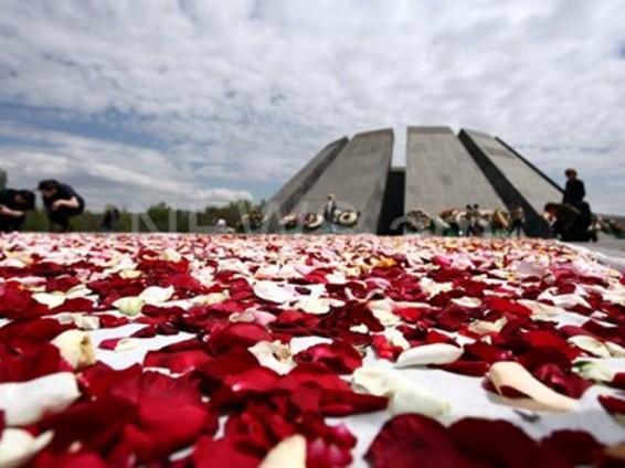 Ծիծեռնակաբերդի հուշահամալիրում տեղի ունեցավ «Ծաղկահավաք» միջոցառումը