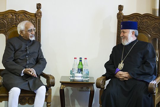 Ամենայն Հայոց Կաթողիկոսն ընդունել է Հնդկաստանի փոխնախագահին