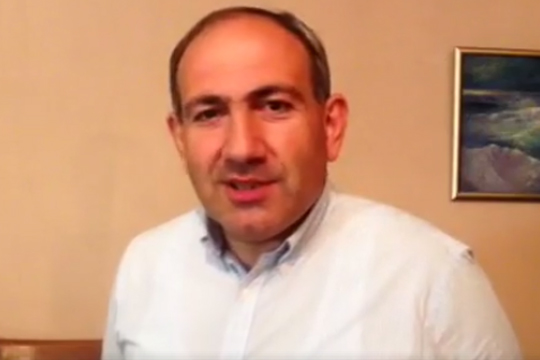 Նիկոլ Փաշինյանը ներկայացնում է իր խմիչքների հավաքածուն