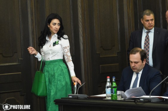 «ԽՍՀՄ տարածք», «պատգամավորների խորհուրդ», «սոցիալիստական սեփականություն». ՀՀ վարչական օրենսգիրքը նախորդ դարի 85 թ.-ին է ընդունվել. նախարար